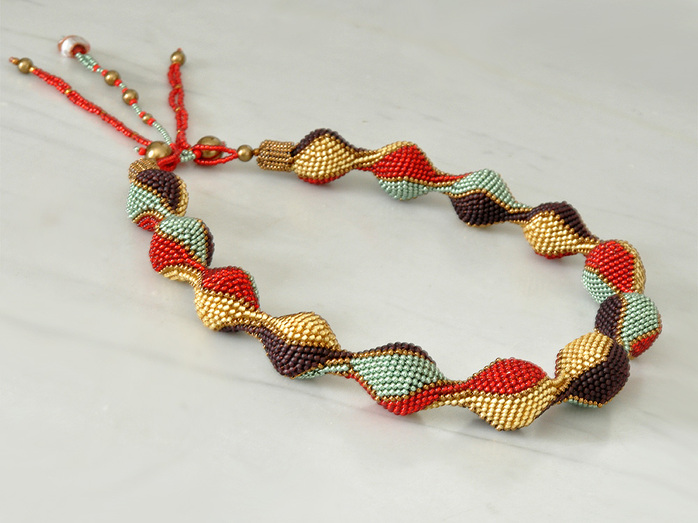 Beadwork by Josane Demuylder
