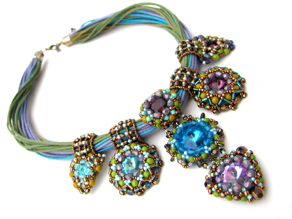 Beaded jewelry by Eva Dobos