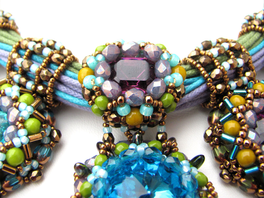 Beaded jewelry by Eva Dobos