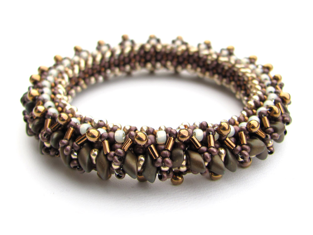 Beaded jewelry by Eva Dobos