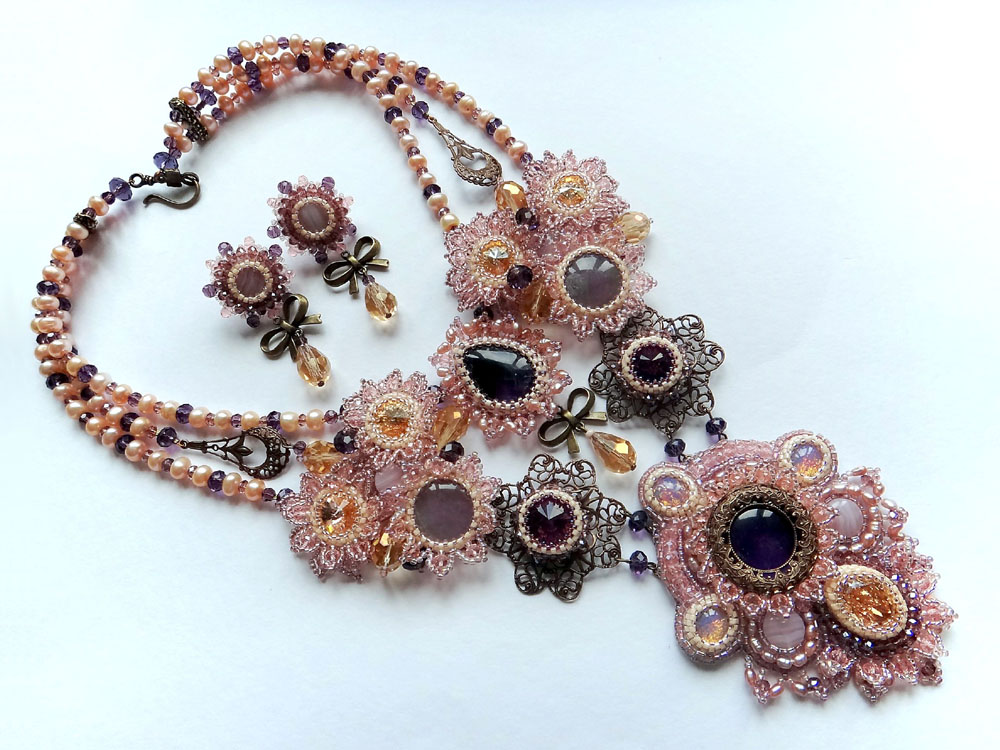 Beaded jewelry by  Irina Chikineva