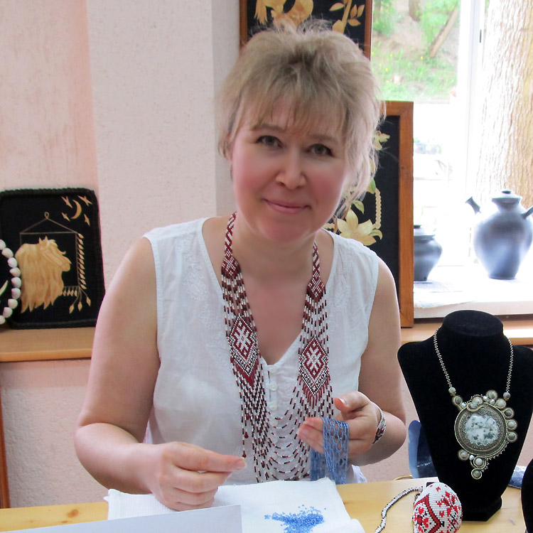 Bead artist Inga Sampoeva