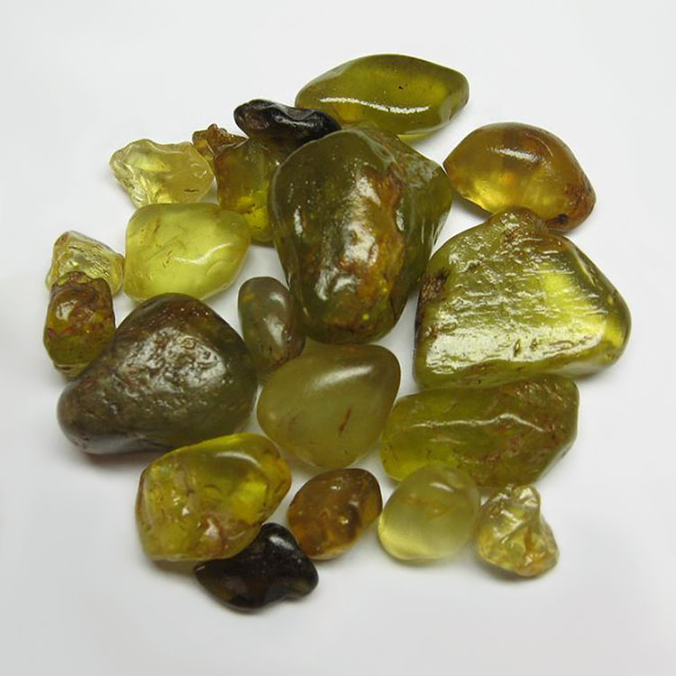 Fine lemon rough chrysoberyl stones