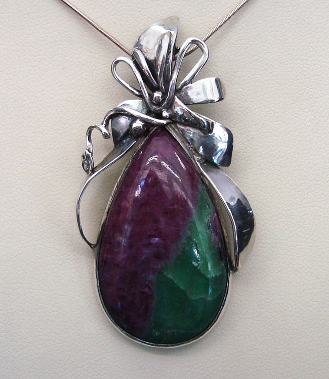 Ruby-zoisite in jewelry