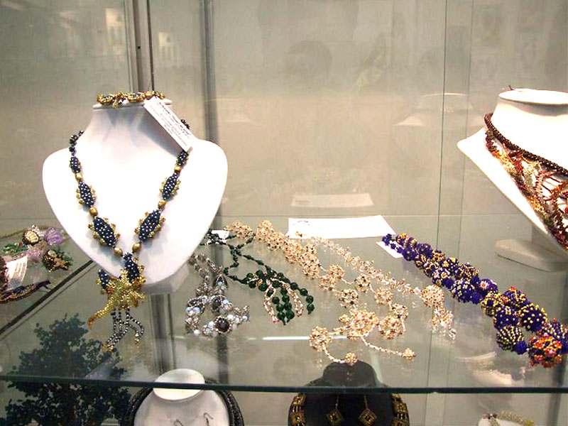 Beaded beads jewelry by Svetlana Rogatykh