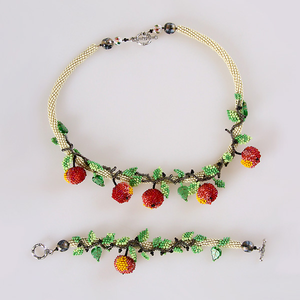 Beadwork by Anna Dekhtyaryova
