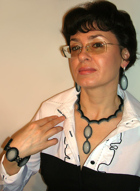 Svetlana Nebolsina and her bead paintings