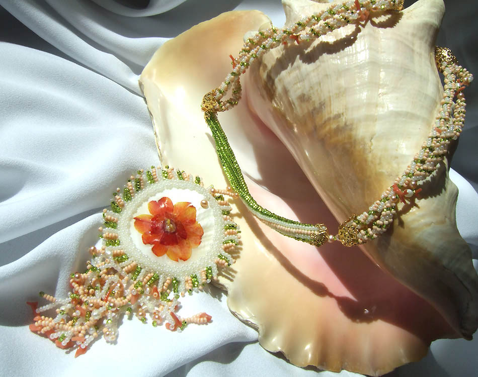 Svetlana Nebolsina and her bead paintings