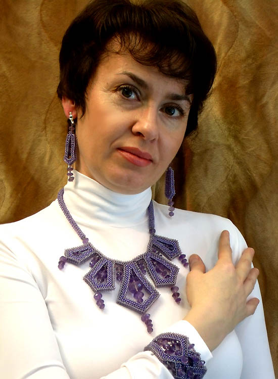 Svetlana Nebolsina and her bead paintings