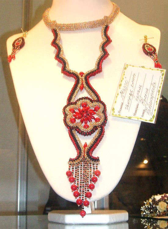 Svetlana Nebolsina and her bead paintings