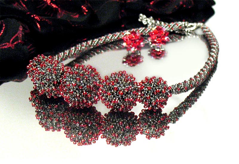 Beaded jewelry by Olga Lizunova