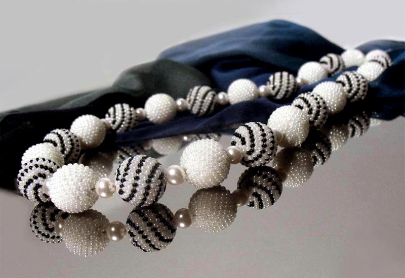 Beaded jewelry by Olga Lizunova