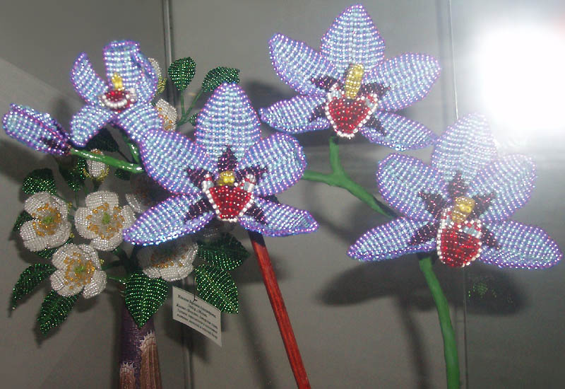 Beaded flowers by Veronica Moiseeva