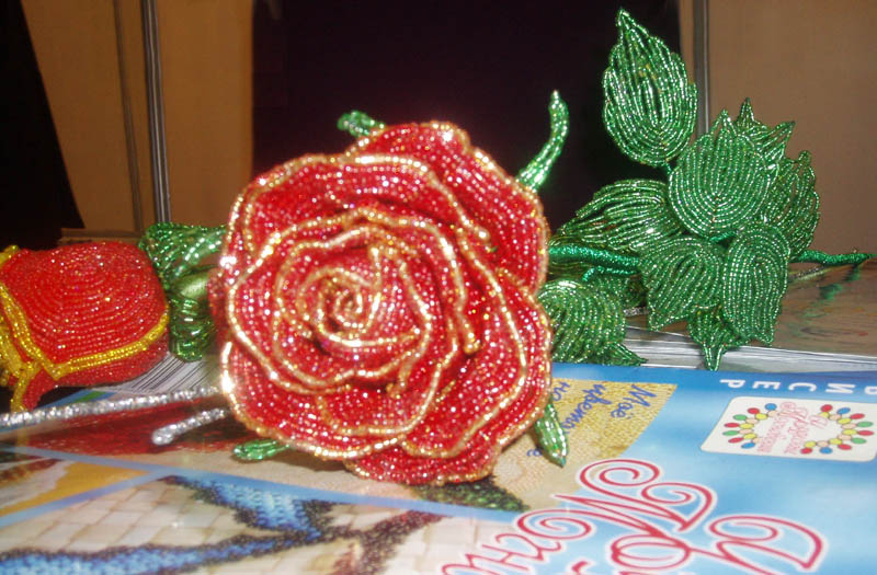 Beaded flowers by Alexander Kramarenko