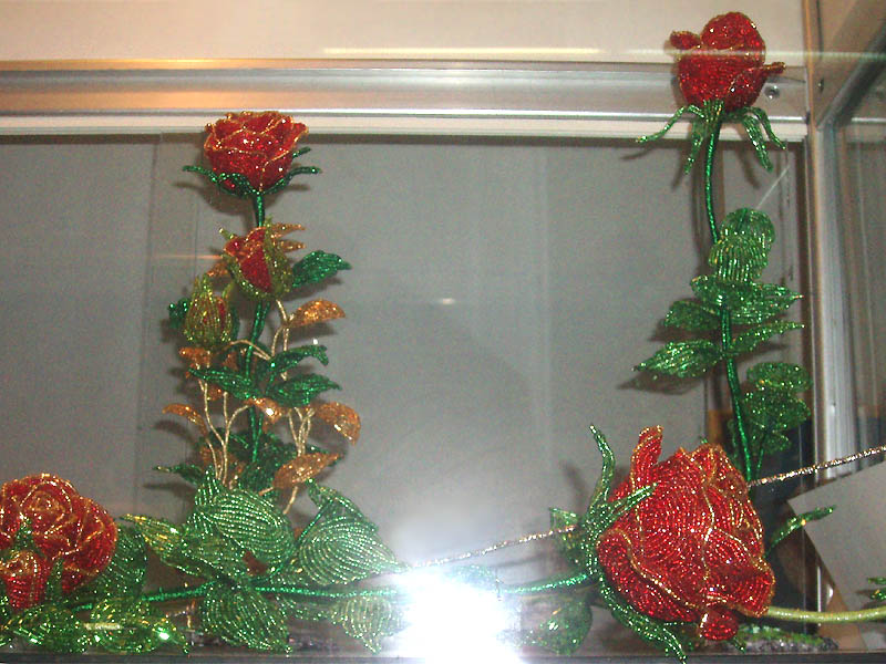Beaded flowers by Alexander Kramarenko