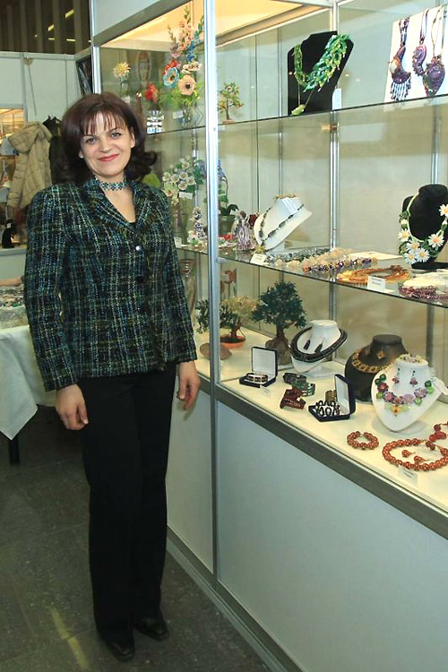 Beaded jewelry artist Galina Kolmogorova