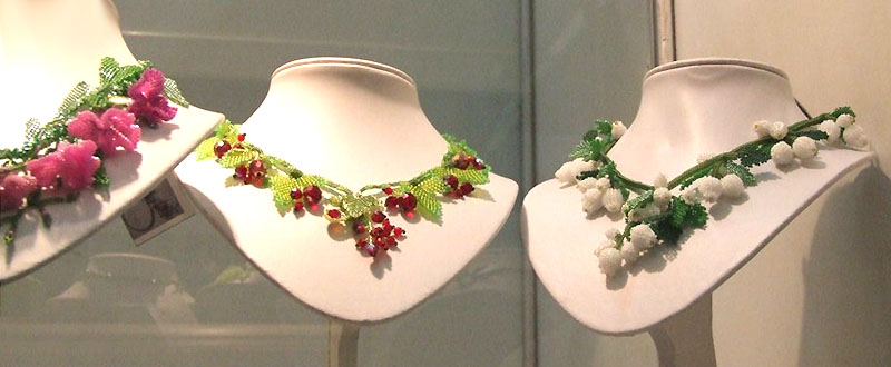 Beaded botanical jewelry by Svetlana Eltsova