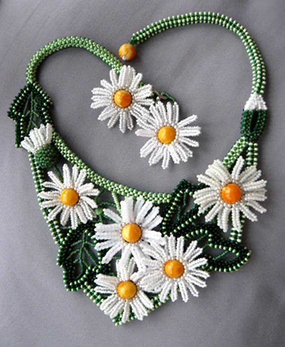 Beaded necklace by Natalia Bessonova