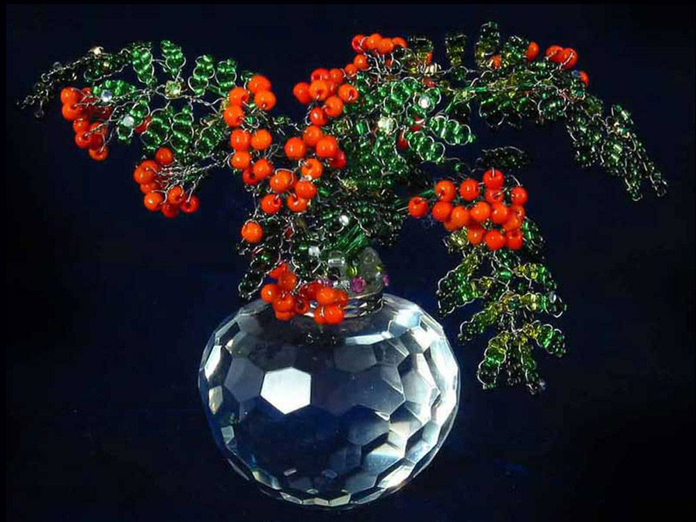 Beaded flowers by Natalia Bulba